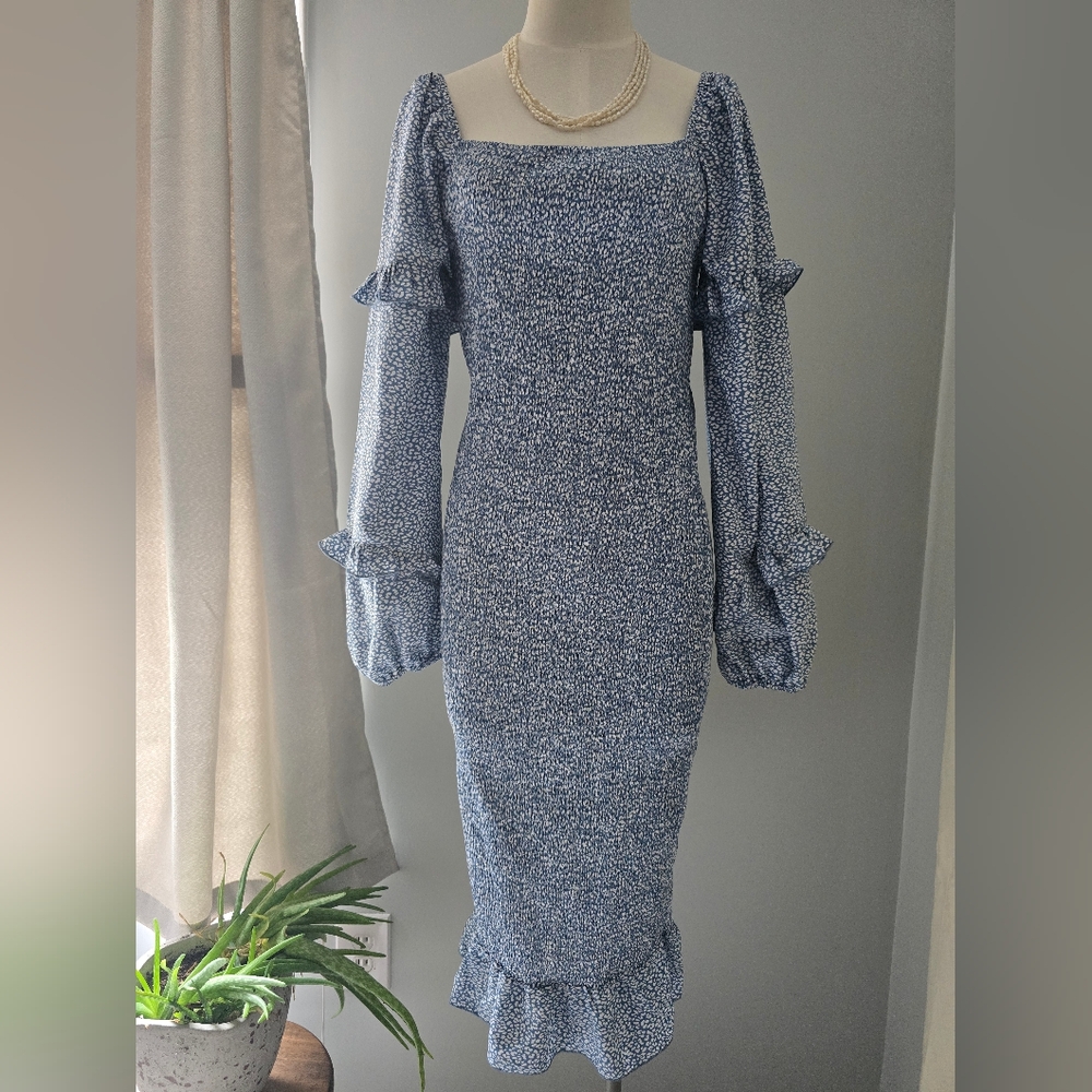 Pretty Garden Elegant Blue Long-Sleeve Dress Size Medium -Bodycon